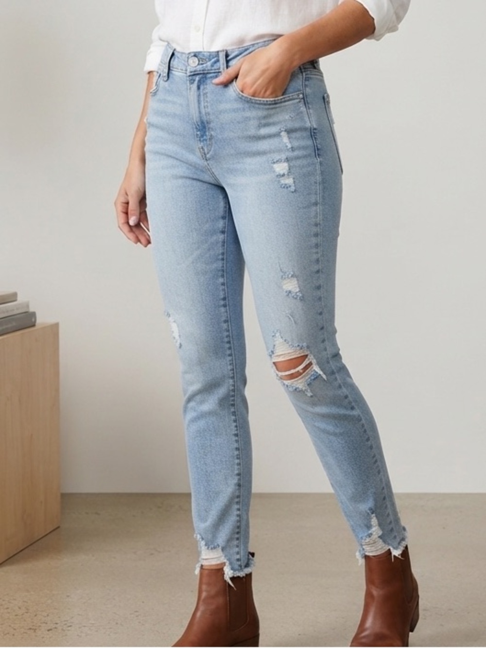 Cello Light Wash Distressed Ankle Skinny Jeans size 7